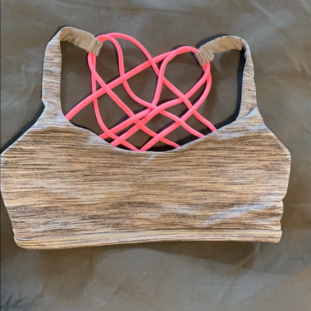 Lululemon free to be wild bra size 6